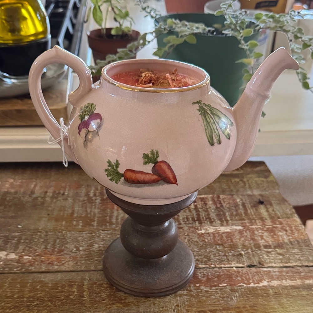 Vintage Vegetable Design Teapot Candle
